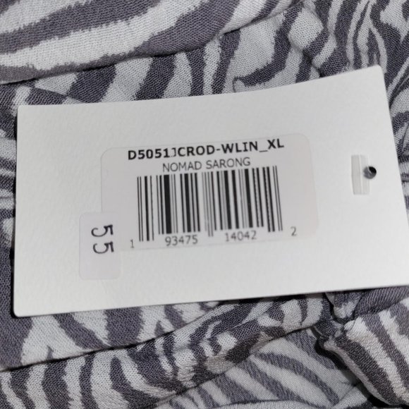 Dippin Daisys Nomad Sarong. White and grey animal print. Size XL. NWT - Picture 5 of 6